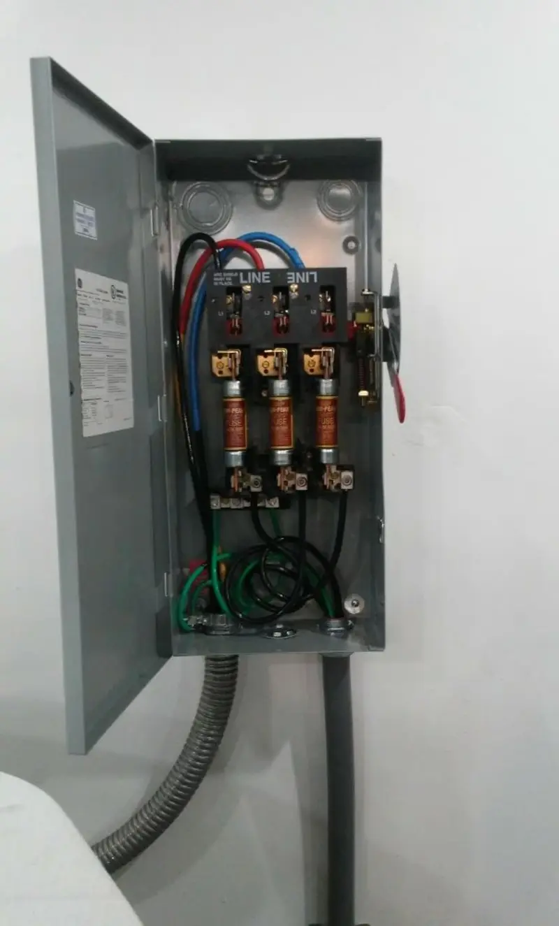 Three-phase disconnect switch installed for Smoke Detector Installation in Akron